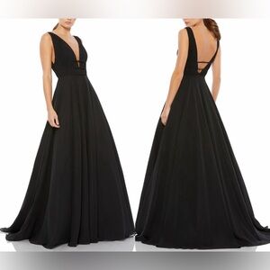 NWOT Mac Duggal 55379 Black V neck Chiffon A-Line Ballgown Sz 10